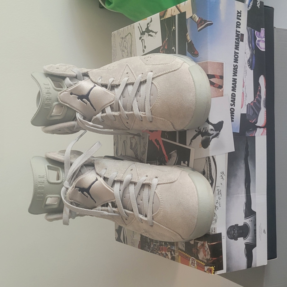 Air Jordan Retro 6 Sneakers in Cream